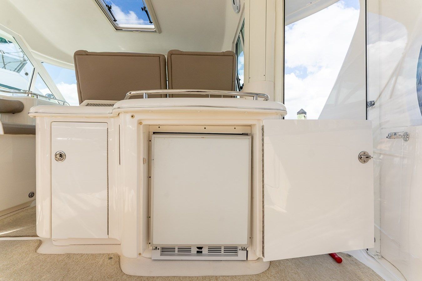 Buy a RED FOX 2002 at Shestakov Yacht Sales