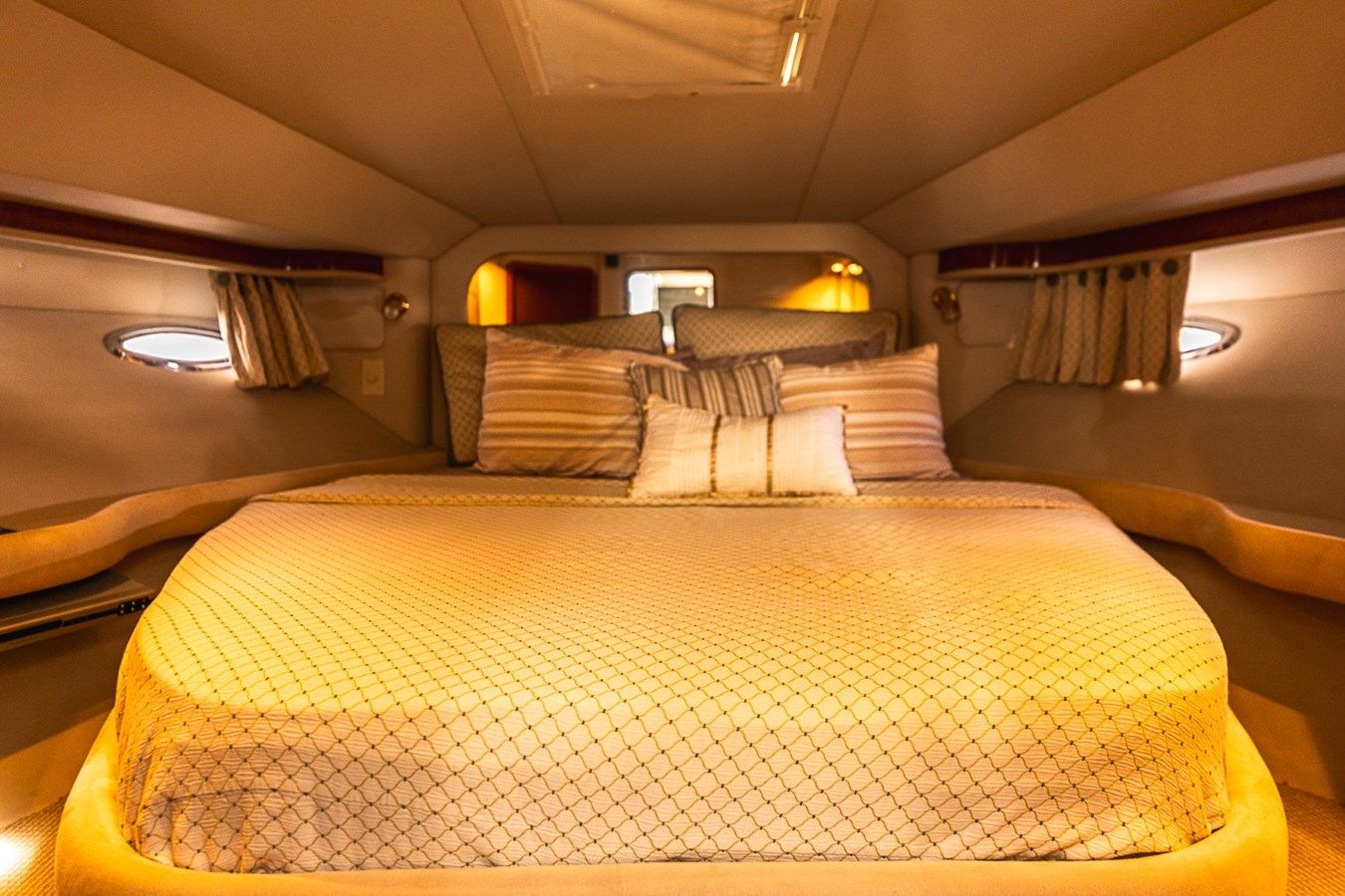 RED FOX 480 MOTOR YACHT yacht sale