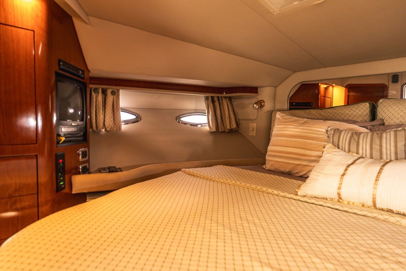 Buy a yacht RED FOX 48