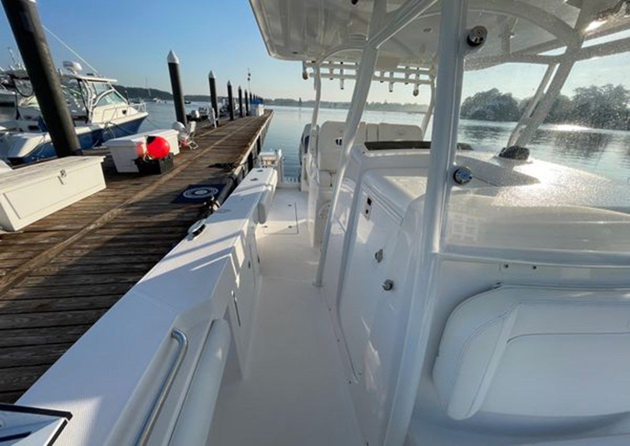 Buy a yacht 2018 Southport 33 FE 2018