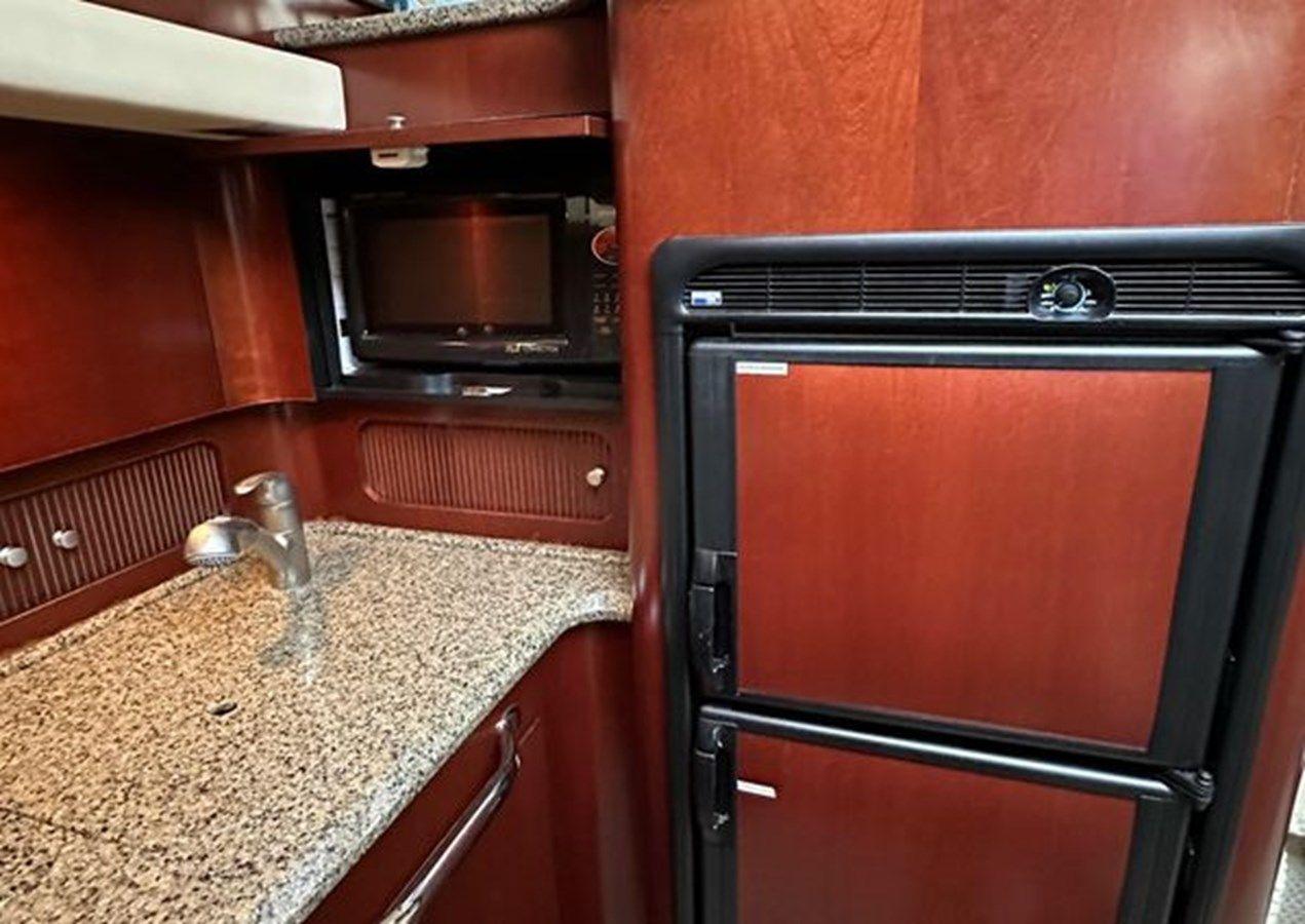 Купить 2005 Sea Ray 390 Motor Yacht