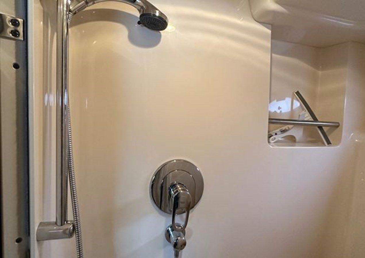 Купить яхту 2005 Sea Ray 390 Motor Yacht в Shestakov Yacht Sales