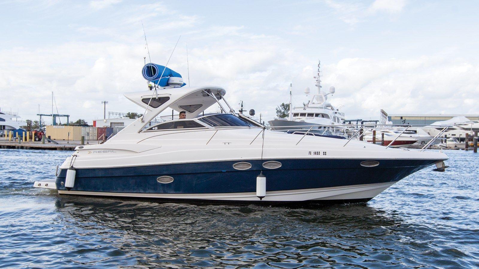 best yacht sales deals 38 Sport Cruiser - Regal