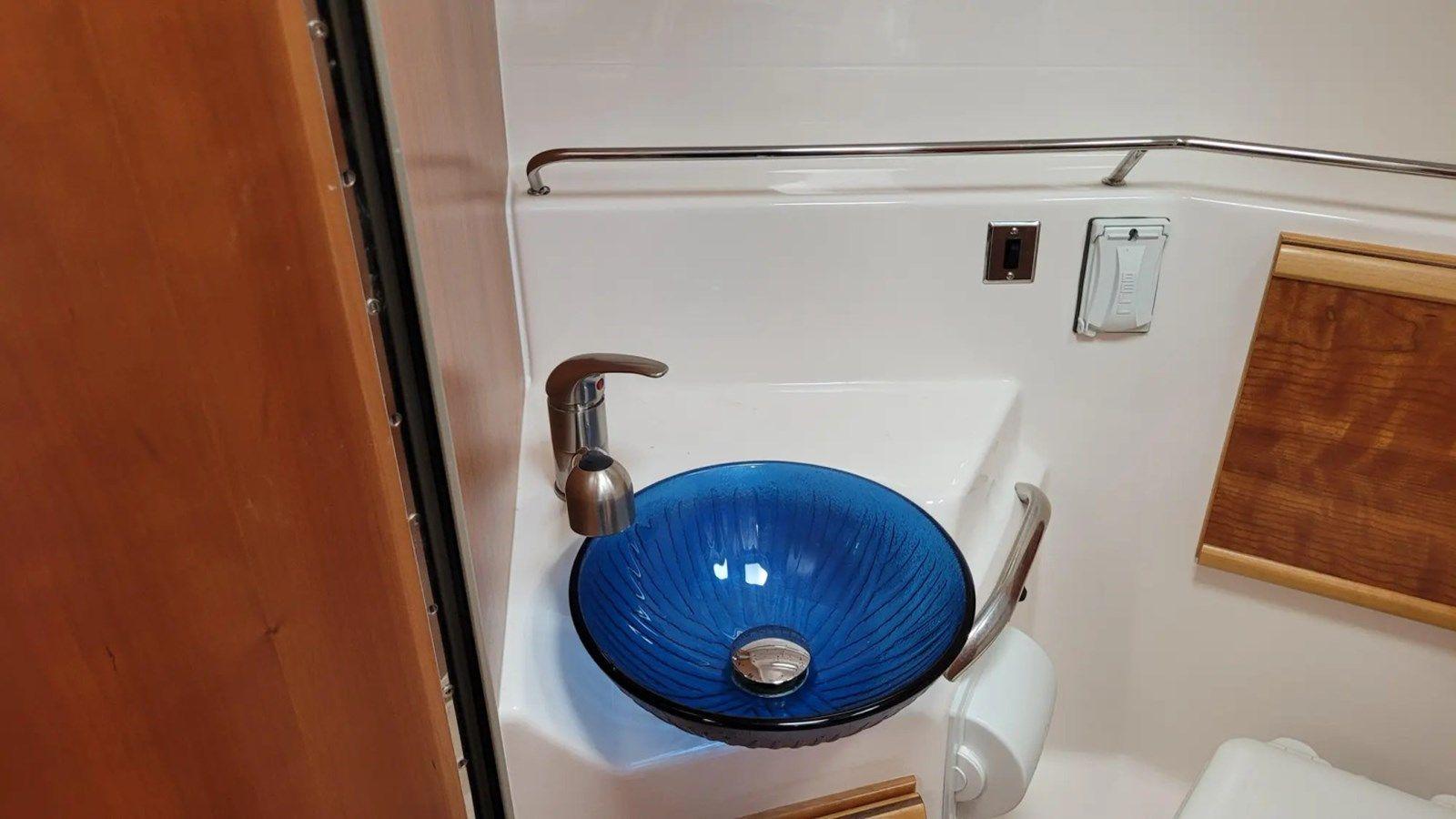 Купить 2021 Cutwater C-28