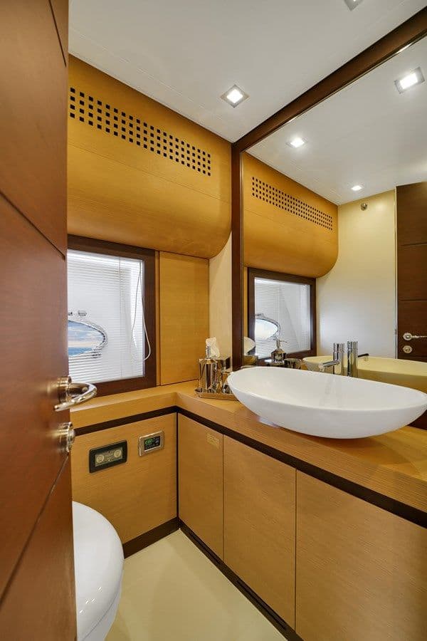 Buy a Pershing 72 at Shestakov Yacht Sales