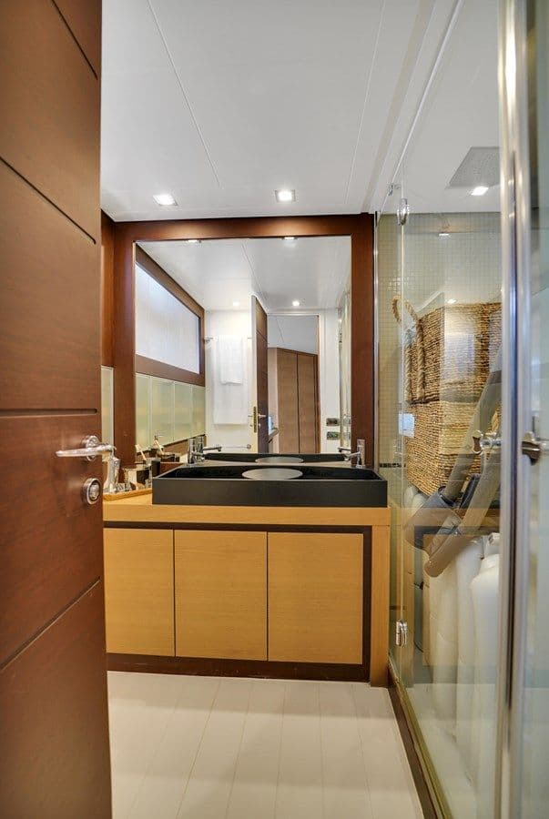 Pershing 72 yacht sale