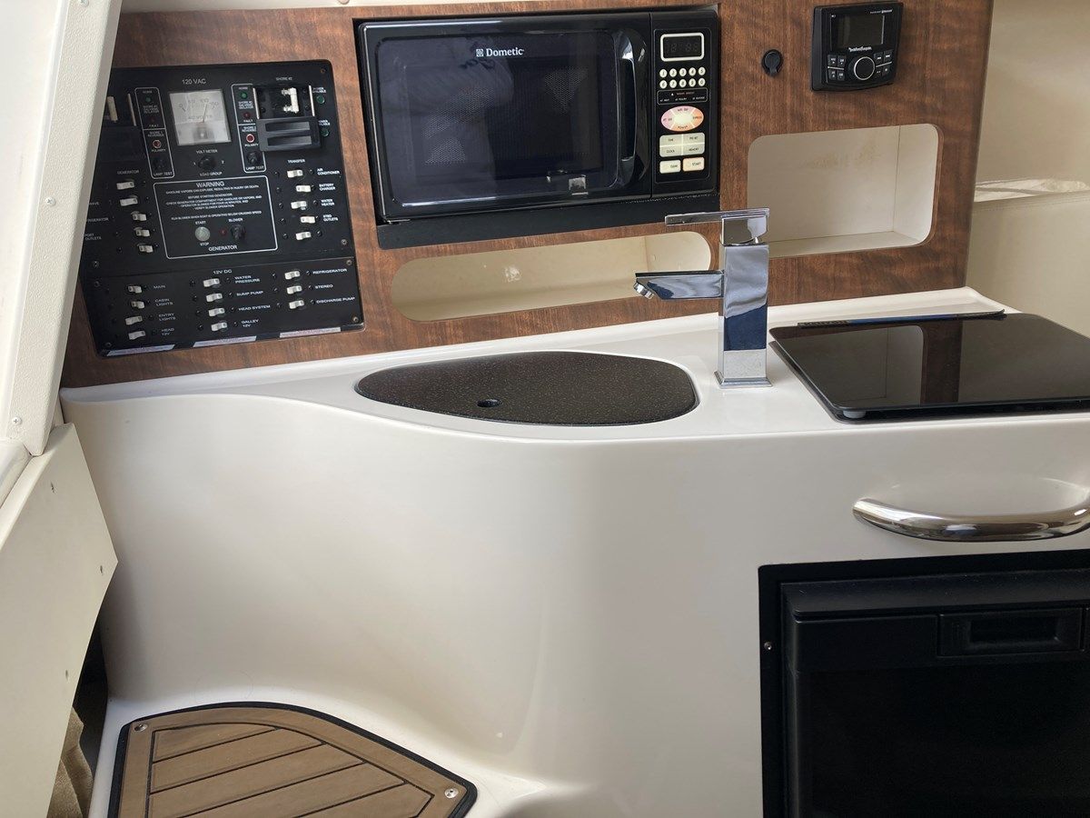 Buy a yacht 290 Walkaround 2017