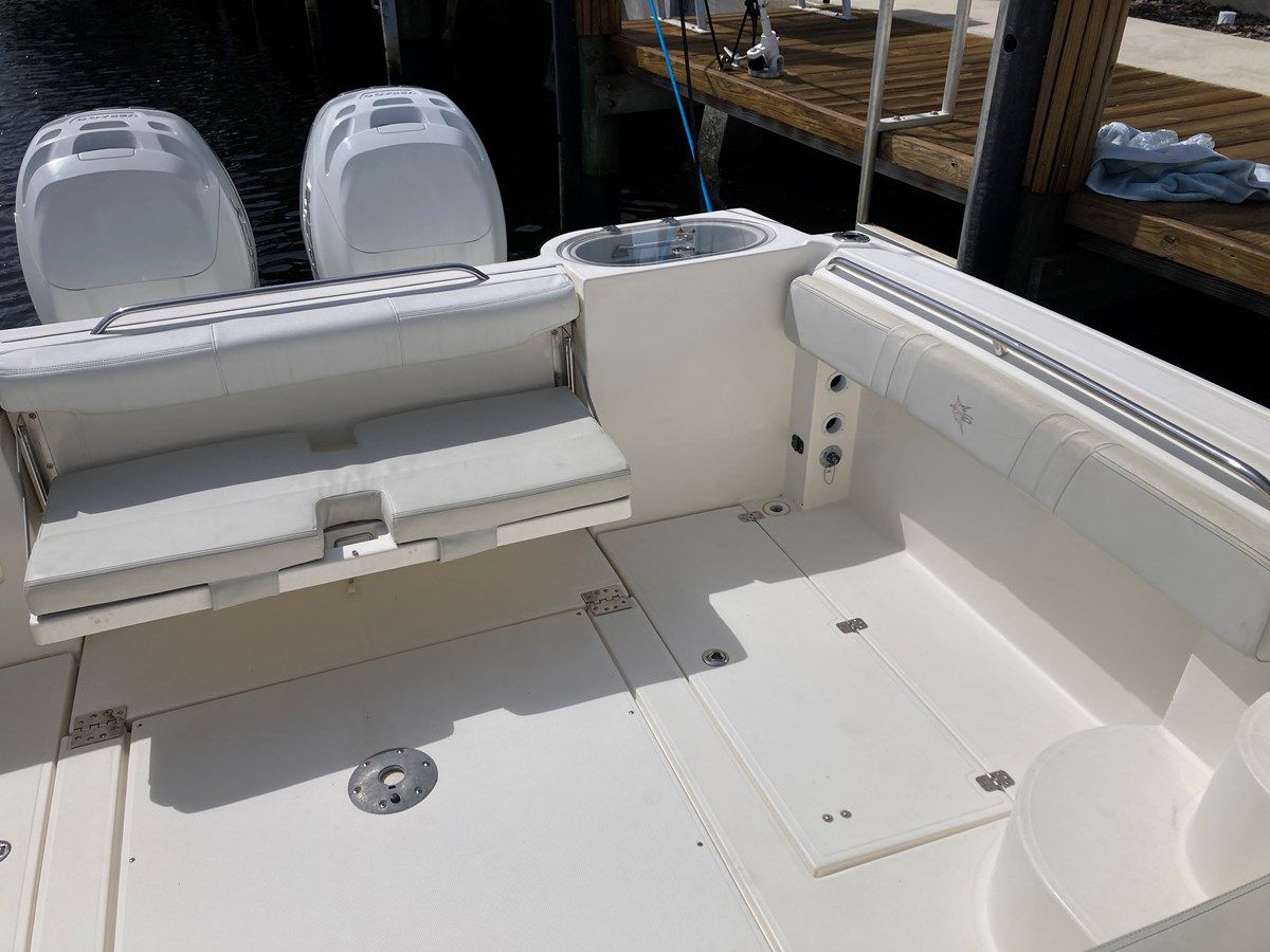 290 Walkaround yacht sale