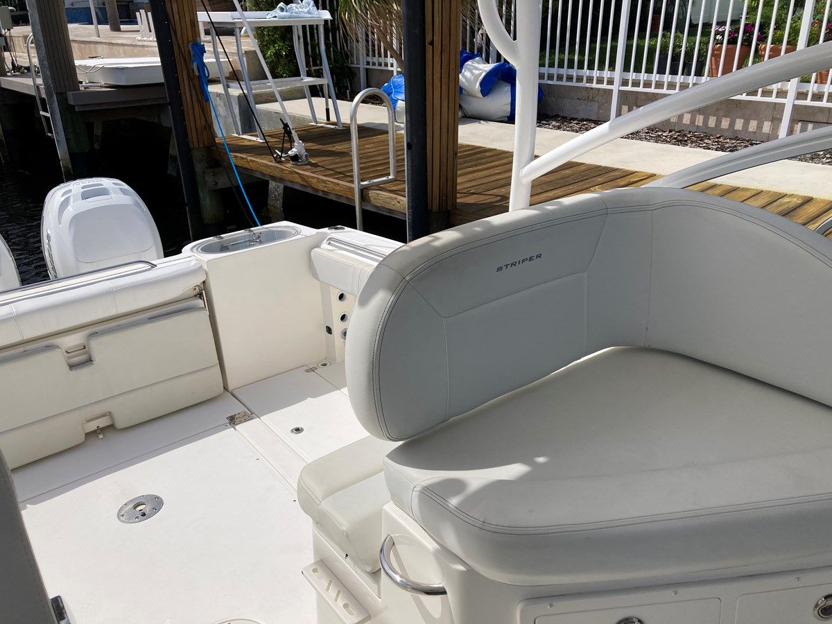 290 Walkaround 29 yacht sale