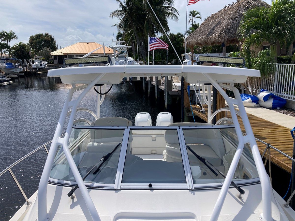 Buy a yacht 290 Walkaround