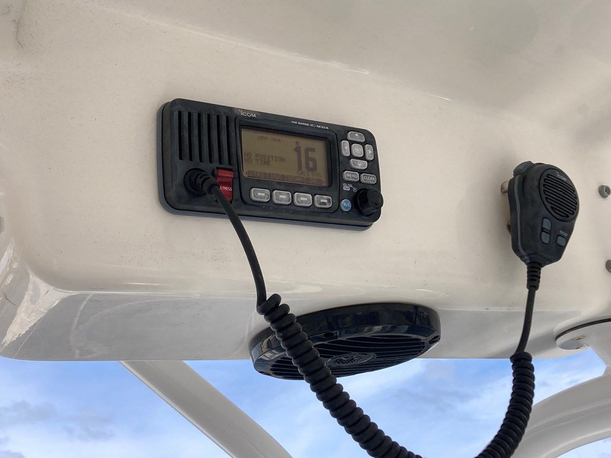 290 Walkaround - STRIPER yacht sale