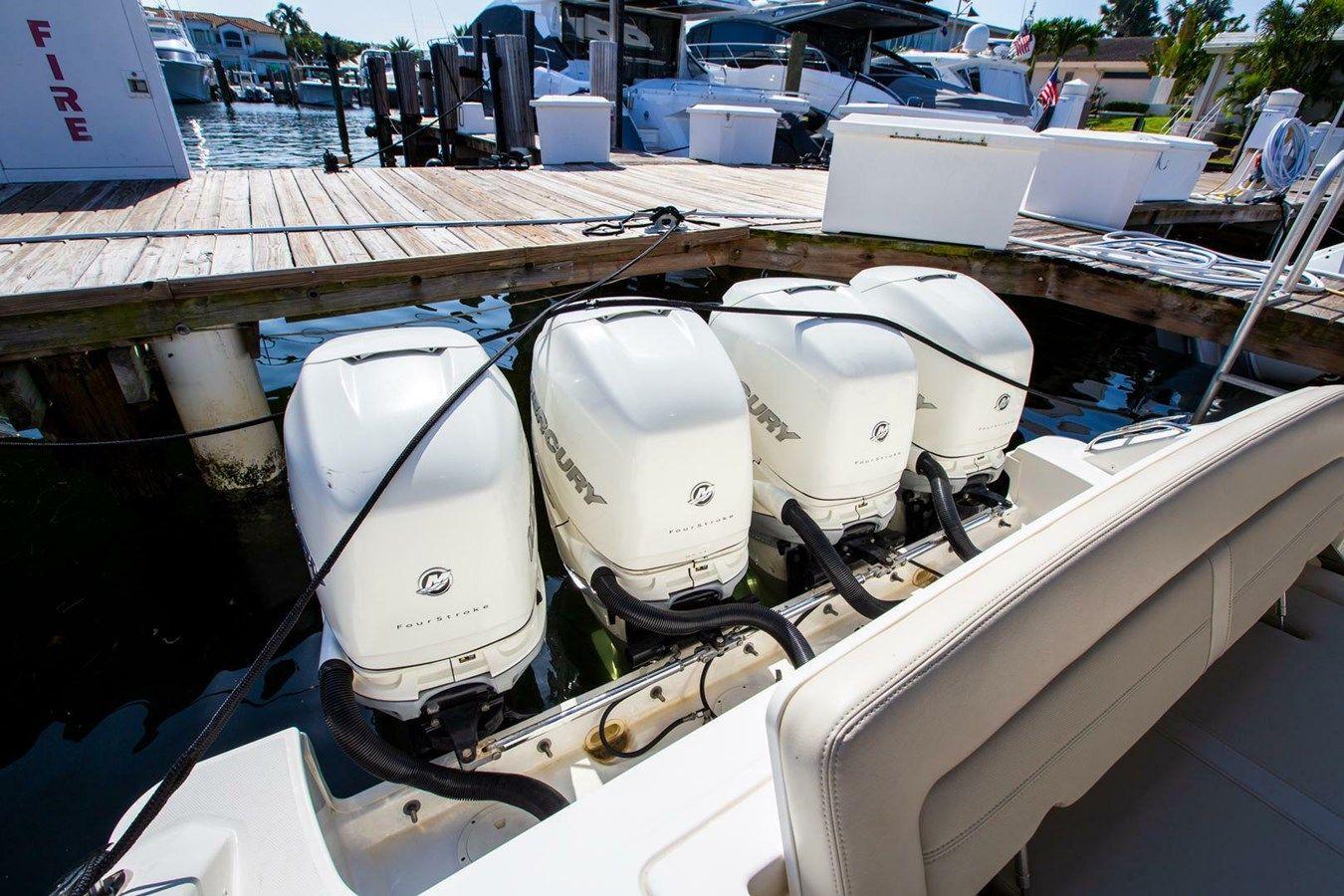 Продажа яхты 380 Realm - Boston Whaler