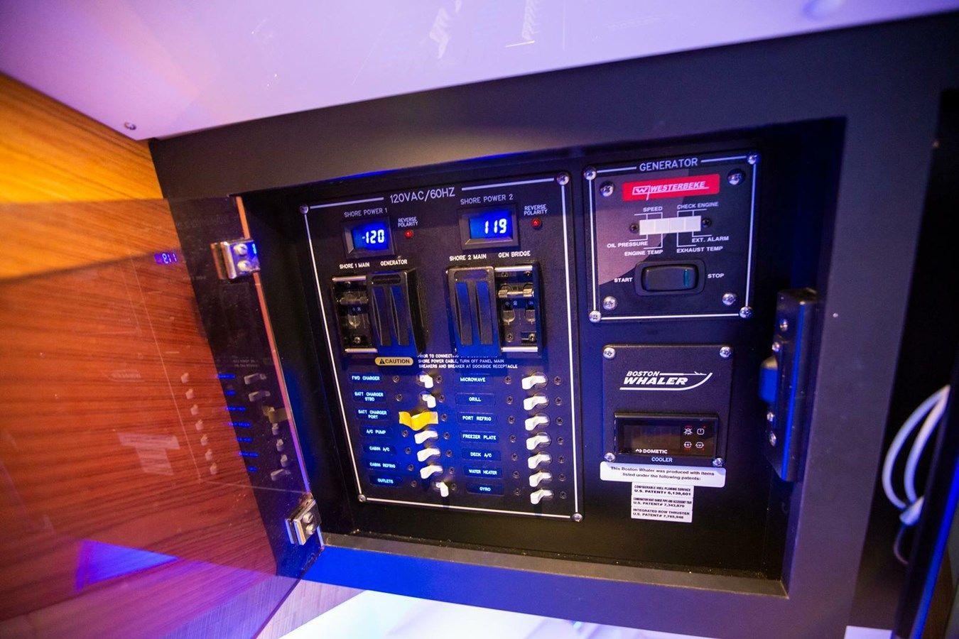 Купить яхту 380 Realm - Boston Whaler в Shestakov Yacht Sales