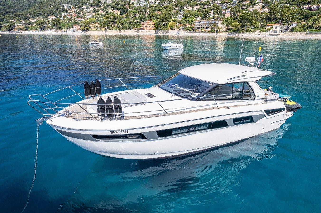 Buy a yacht Bavaria Sport 400 HT - Bavaria Yachts