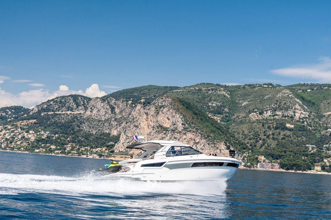 Buy a yacht Bavaria Sport 400 HT - Bavaria Yachts