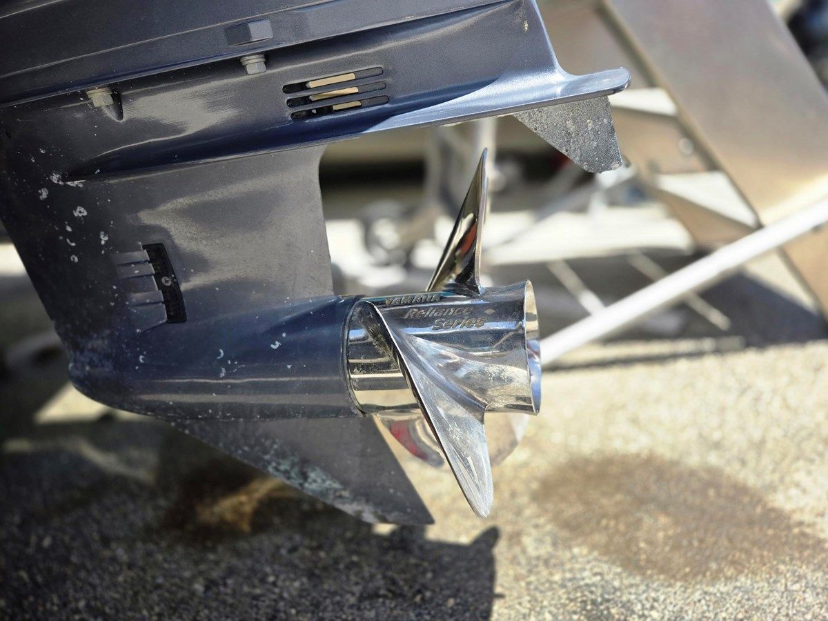 Buy a yacht 2021 Chaparral 230 Suncoast 2021