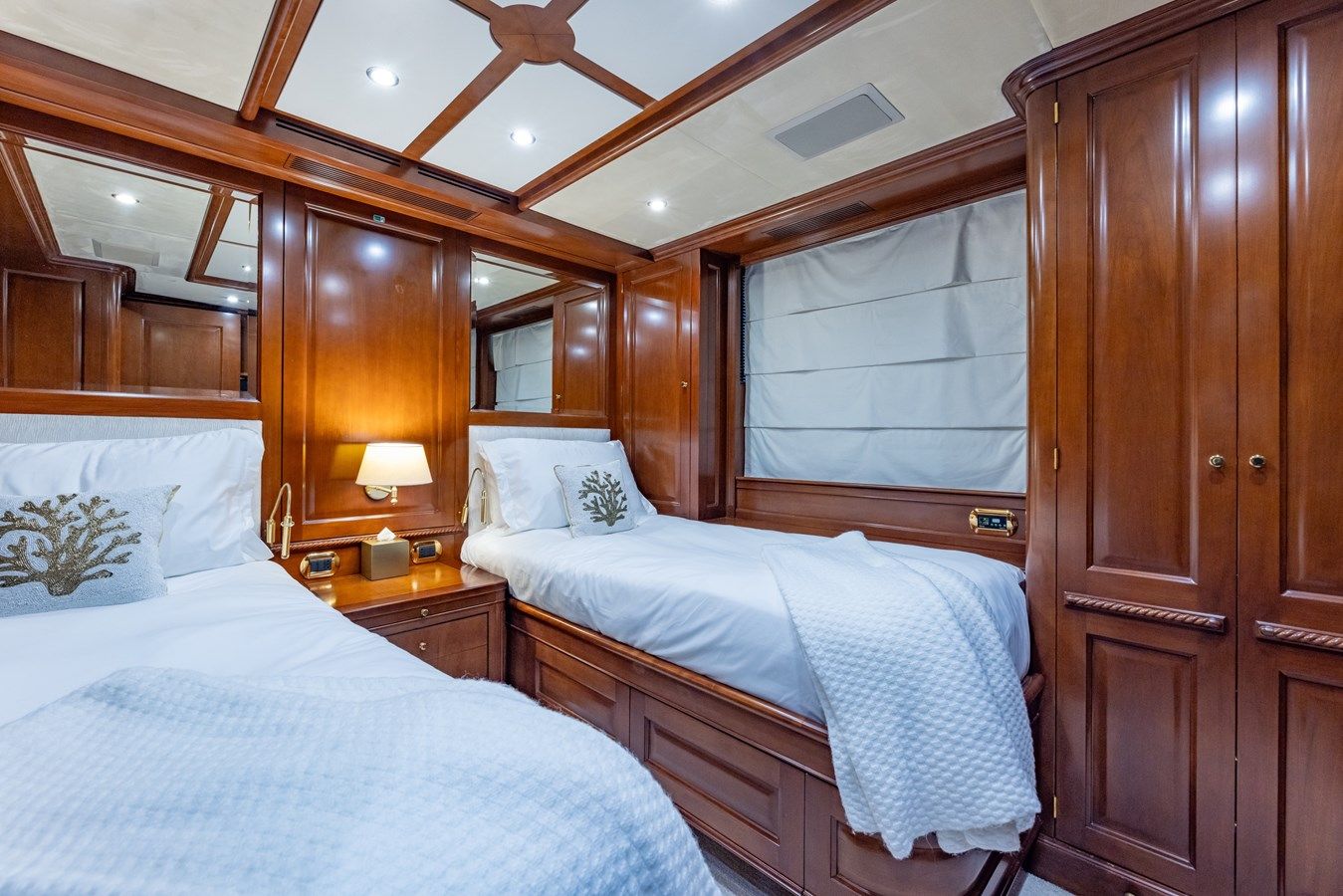 NAMASTE 121 yacht sale