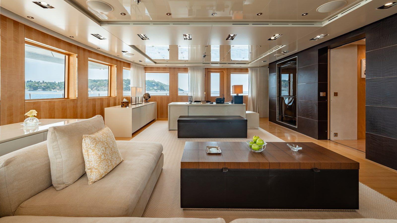 Купить яхту LOON 221 в Shestakov Yacht Sales