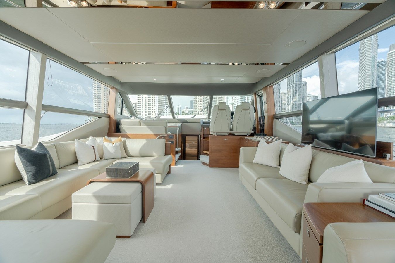 Buy a yacht DEFINITE MAYBE 2019