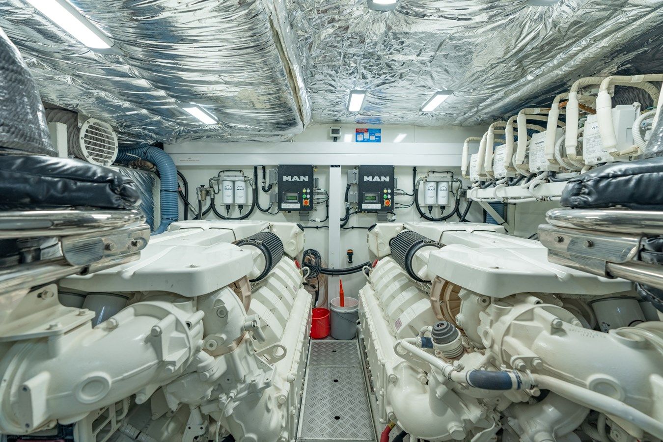 DEFINITE MAYBE 70 yacht sale