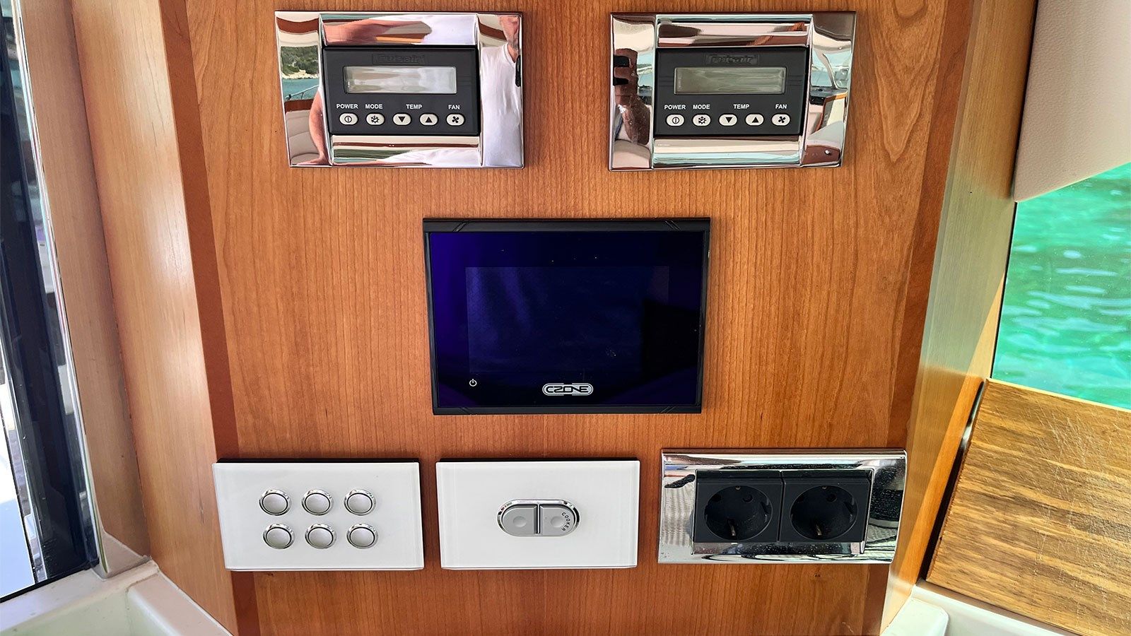 King Fish - RIVIERA AUSTRALIA yacht sale