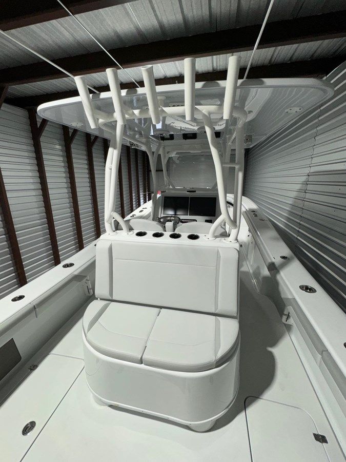 Buy a yacht 36 Yellowfin 2024