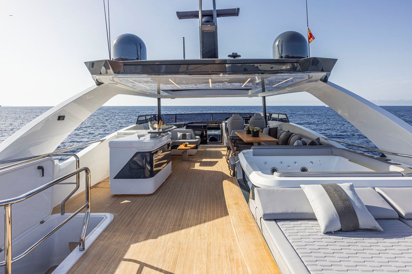 Pearl 82 - PEARL MOTOR YACHTS