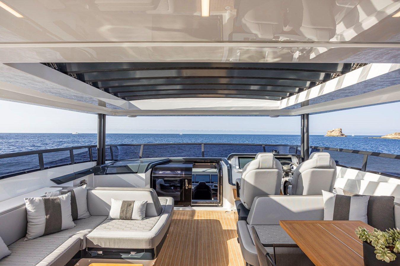 the best price on Pearl 82 82