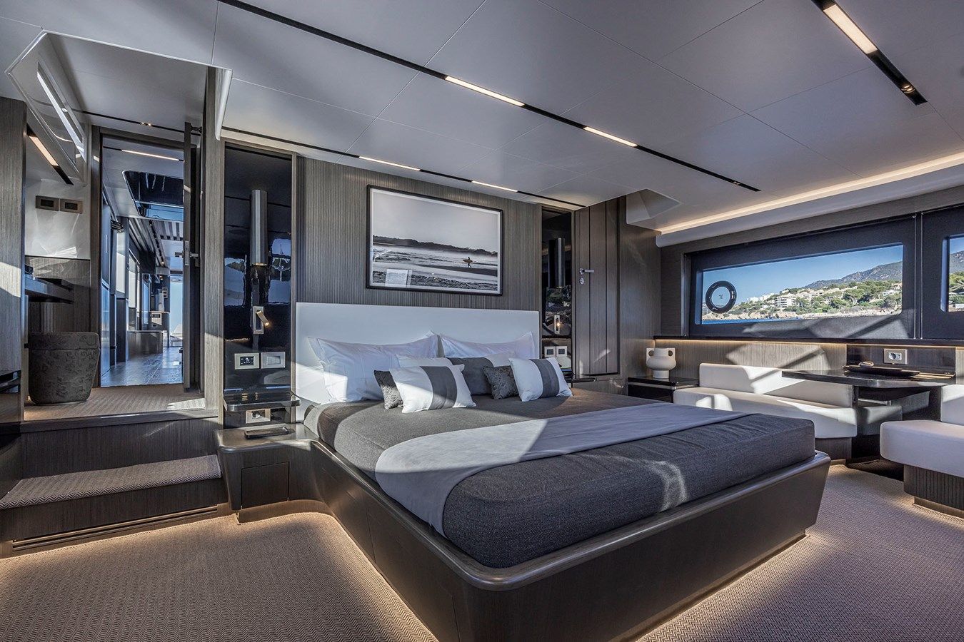 Buy a Pearl 82 - PEARL MOTOR YACHTS at Shestakov Yacht Sales