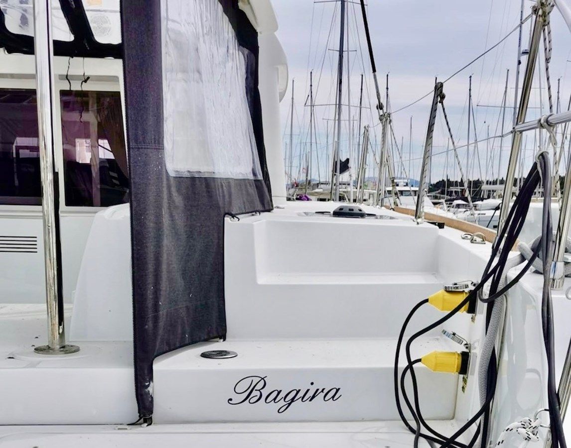 Buy a yacht Bagira 450 F