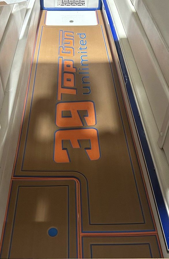 Buy a yacht On Your Mark 39 Top Gun UNLIMITED