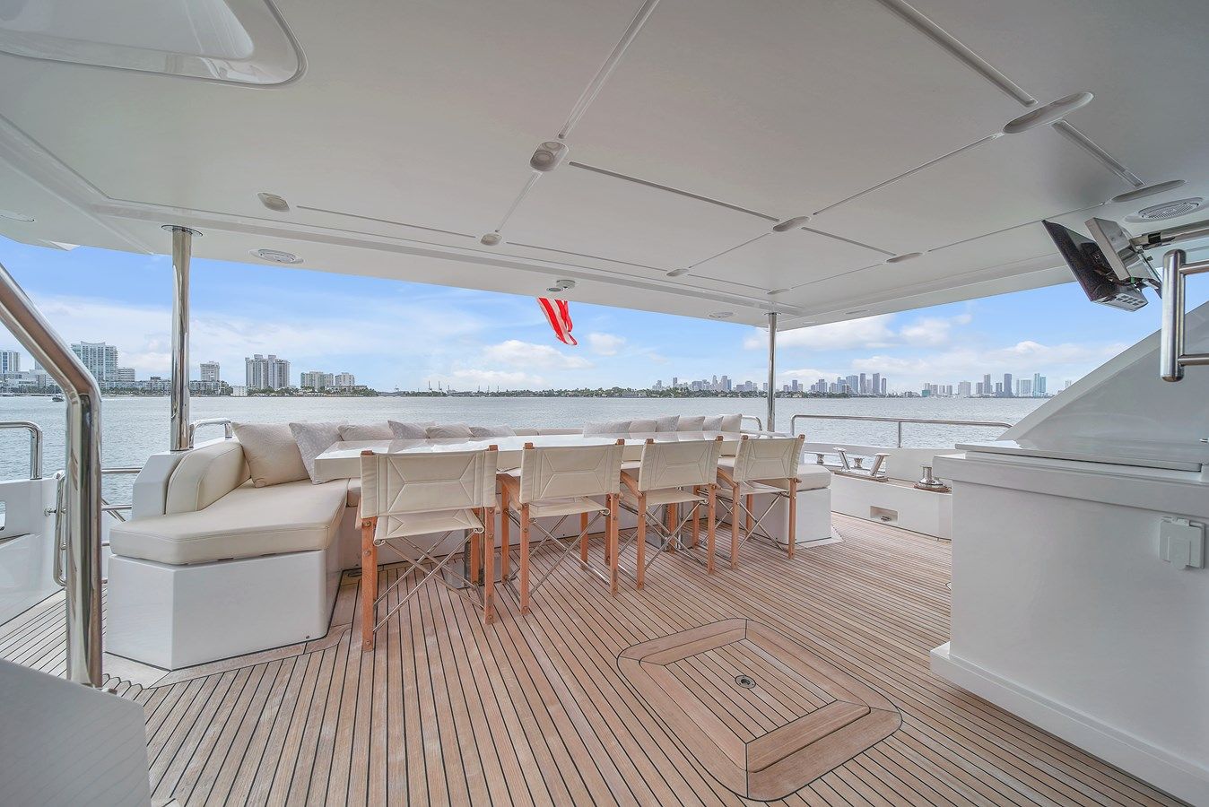 2017 Azimut 30 Metri - Azimut Yachts