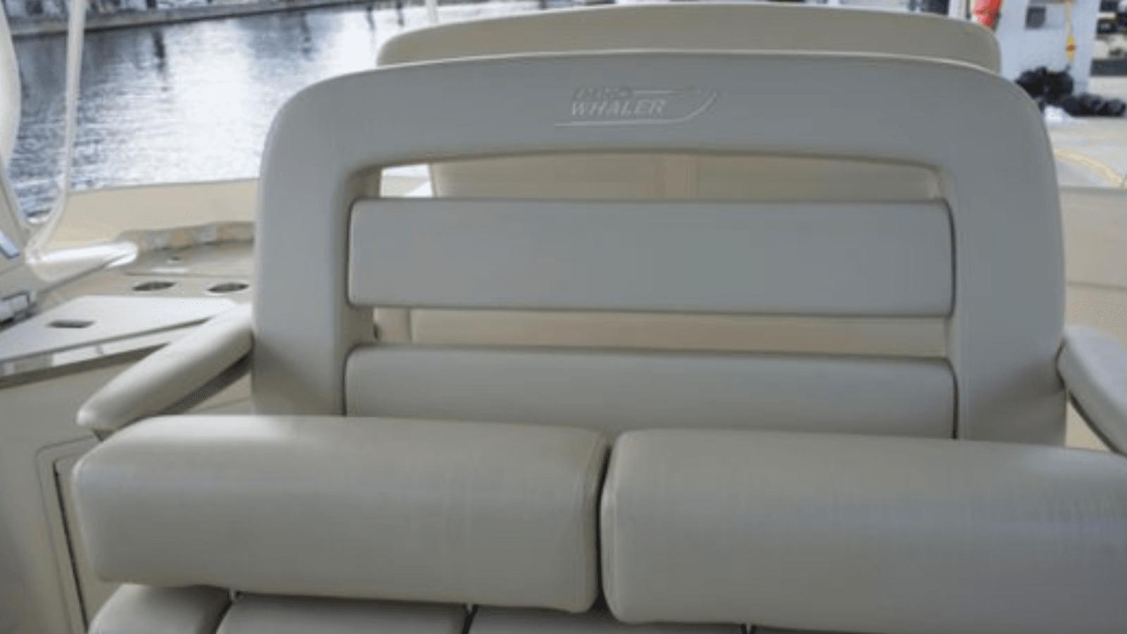 Стоимость яхты 35 ft 2020 Boston Whaler 350 Realm, Yacht Kings 35