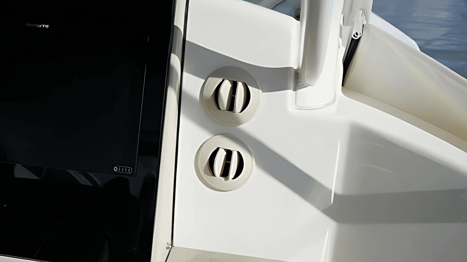 Продажа яхты 35 ft 2020 Boston Whaler 350 Realm, Yacht Kings 2020