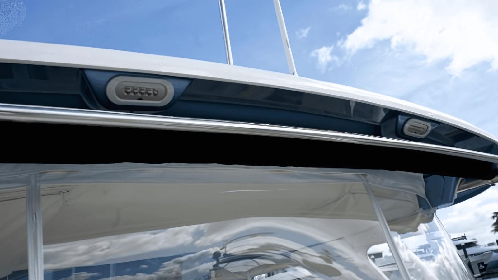 Лучшая цена на 35 ft 2020 Boston Whaler 350 Realm, Yacht Kings - Boston Whaler