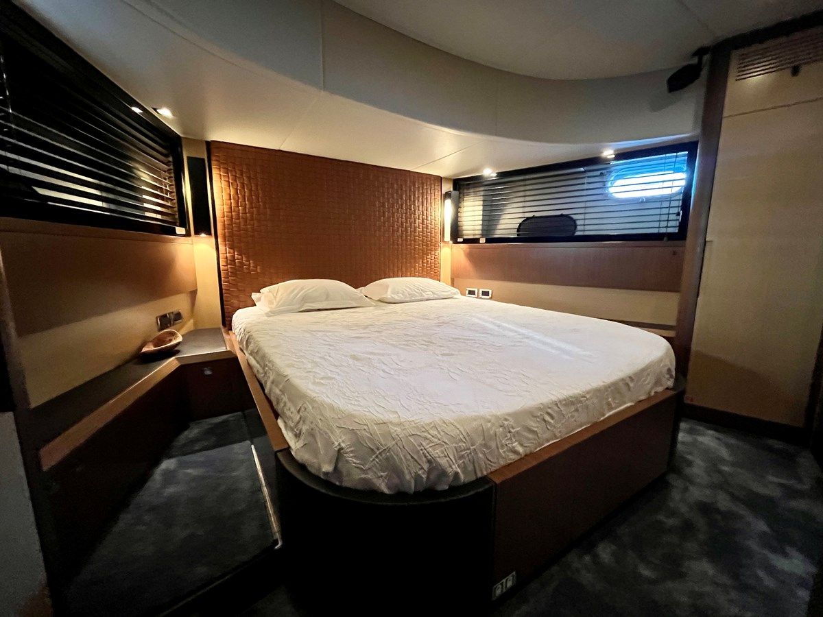 CHARISMA II - Azimut Yachts