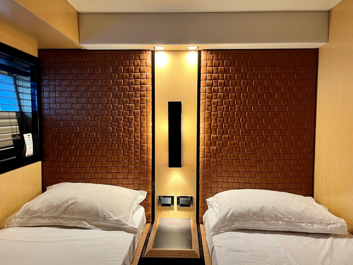 Купить CHARISMA II - Azimut Yachts