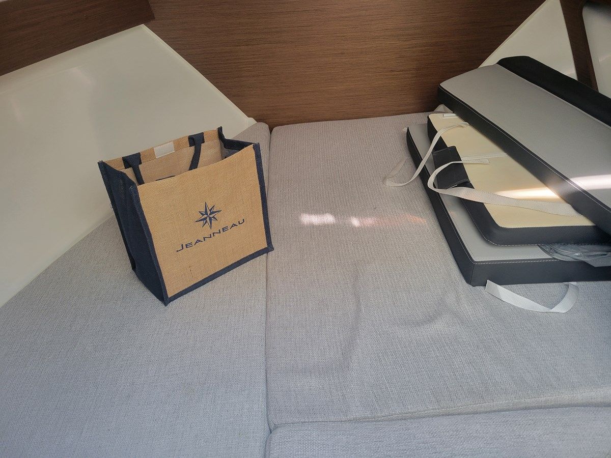 Buy a 2023 Jeanneau NC795 S2 - Jeanneau at Shestakov Yacht Sales