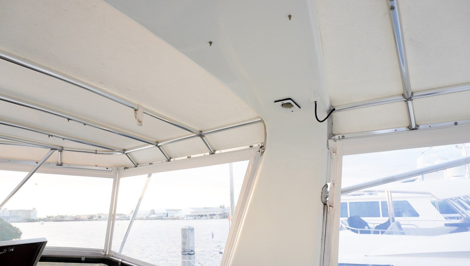 Buy a yacht SUNSET GRILLE 62 Cockpit Motor Yacht