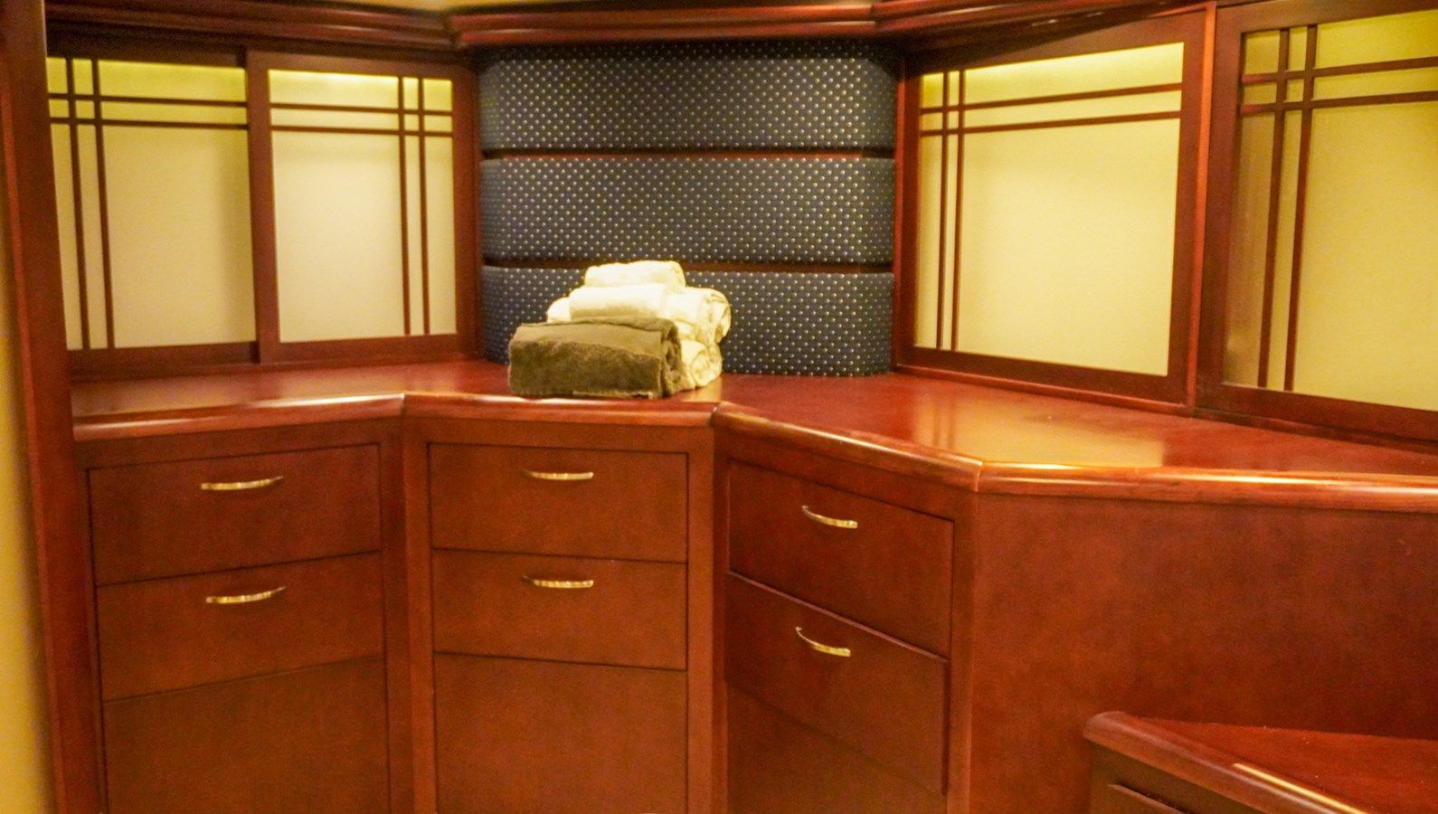 the best price on SUNSET GRILLE 62