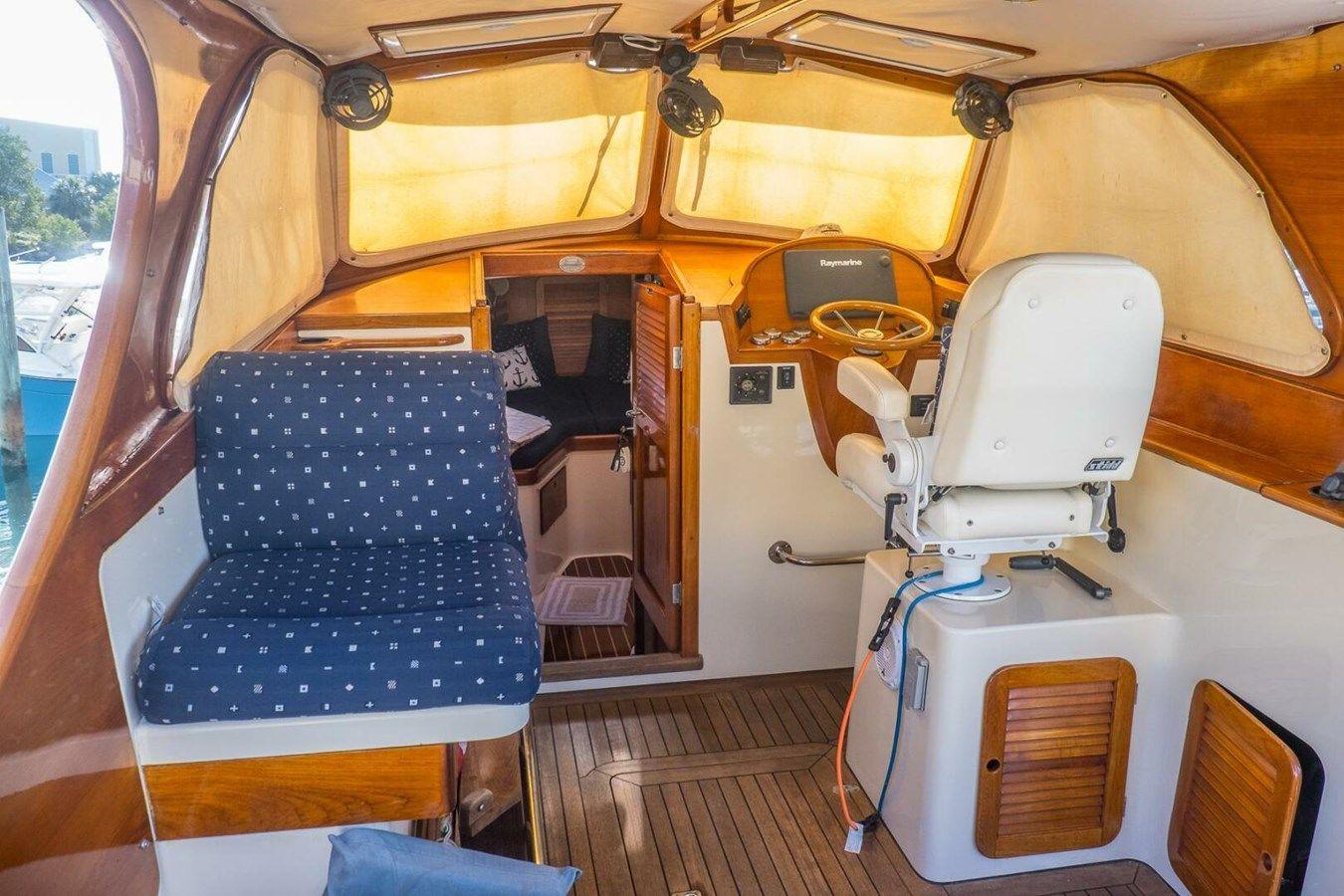 Продажа яхты Courage - Hinckley