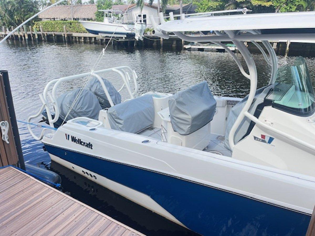 Buy a 2019 WELLCRAFT 262F 26 at Shestakov Yacht Sales