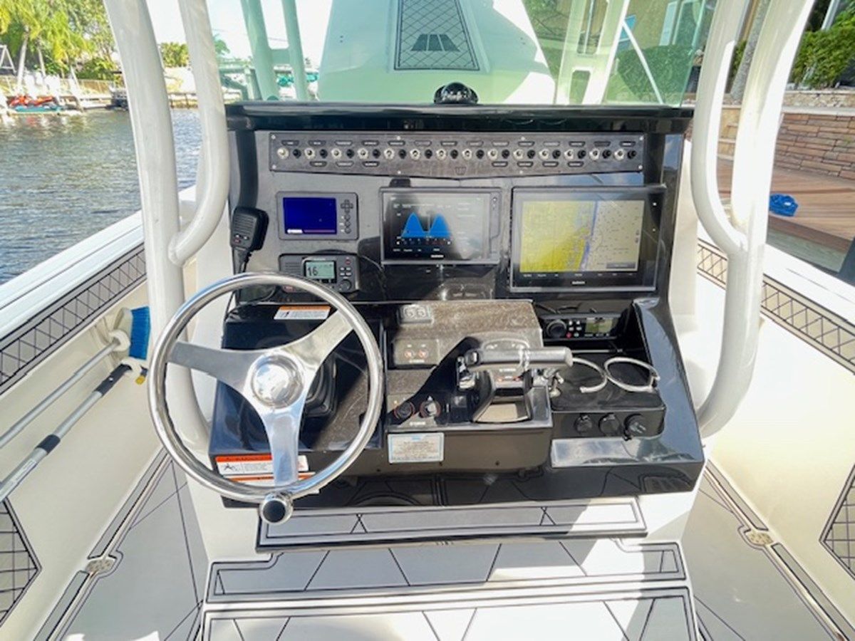 Buy a 2019 WELLCRAFT 262F 2019 at Shestakov Yacht Sales