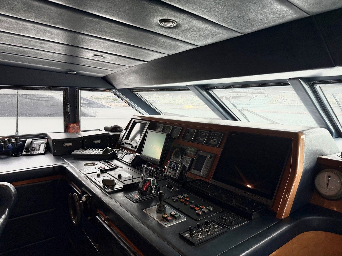 best yacht sales deals MILOS AT SEA 2000