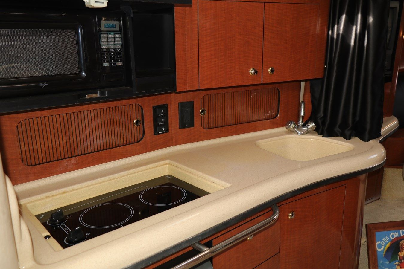 Стоимость яхты 2003 Sea Ray 320 Sundancer