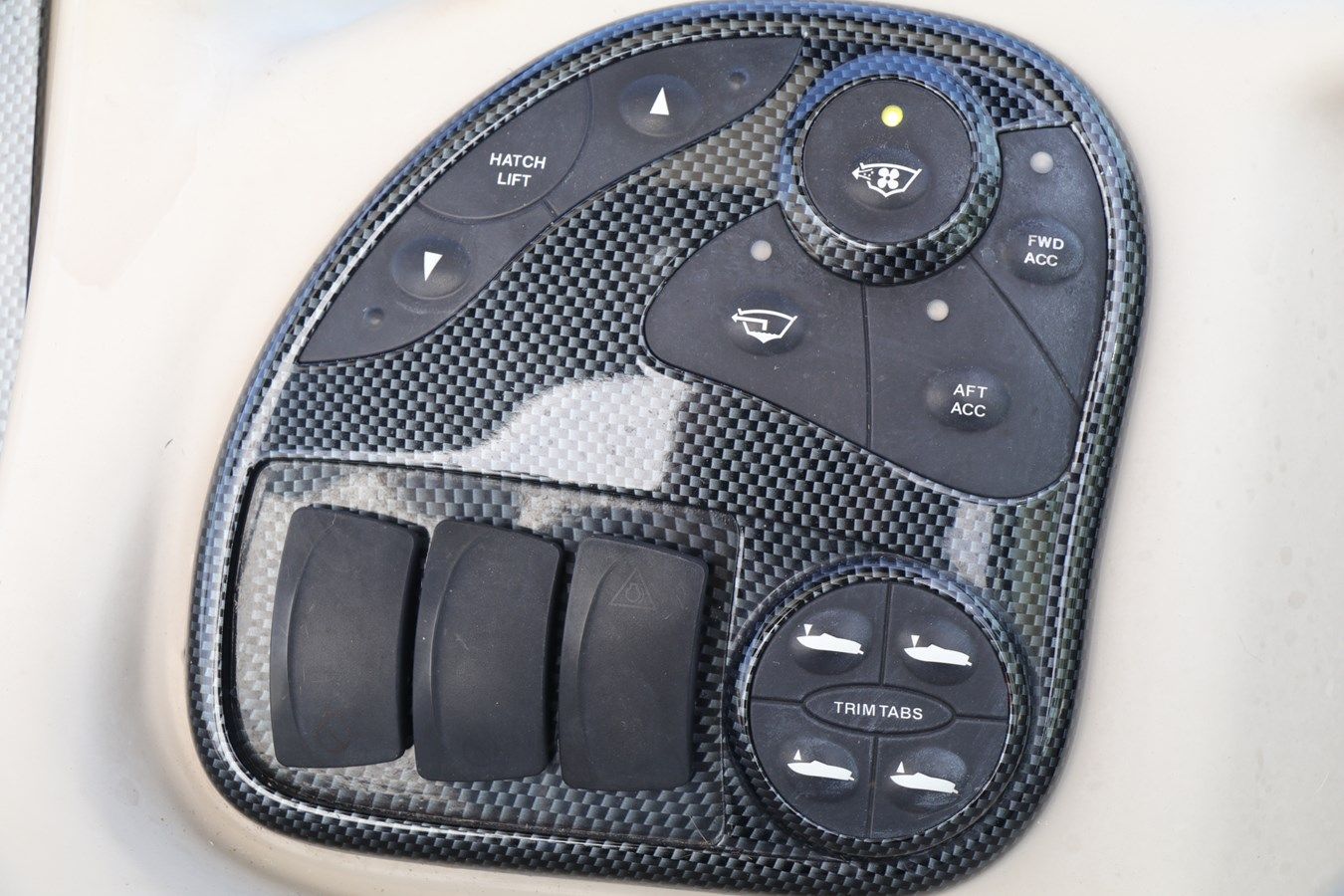 Купить яхту 2003 Sea Ray 320 Sundancer - SEA RAY в Shestakov Yacht Sales