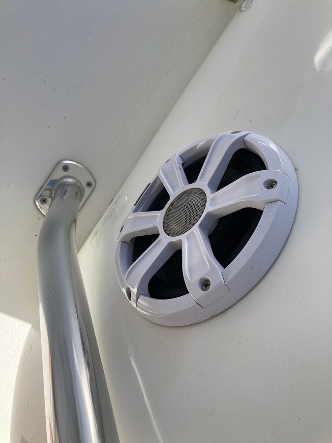 the best price on No Name 1972