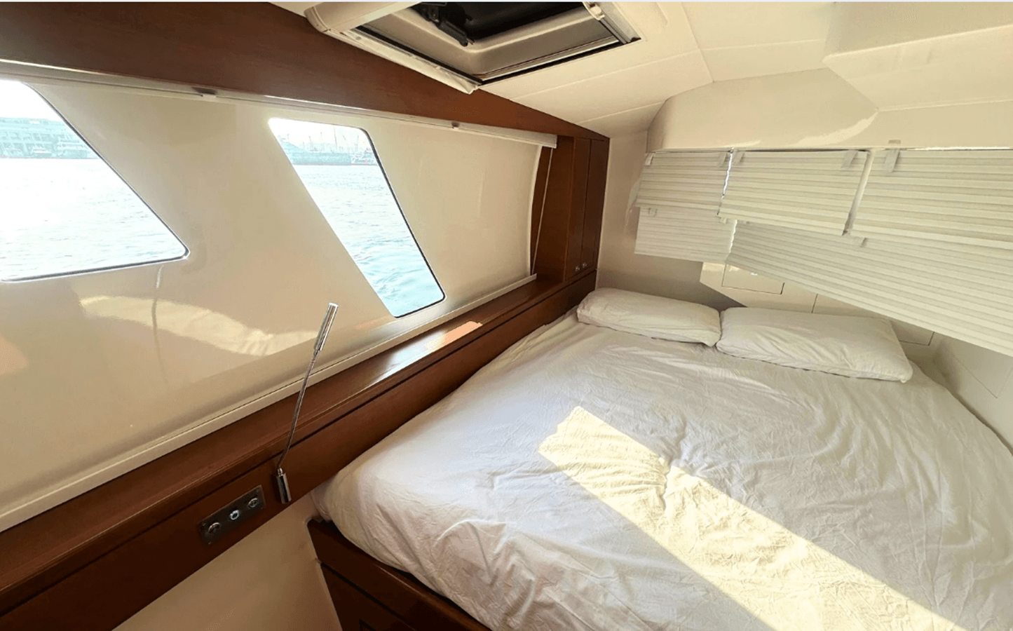 Buy a yacht Helen - GUNBOAT