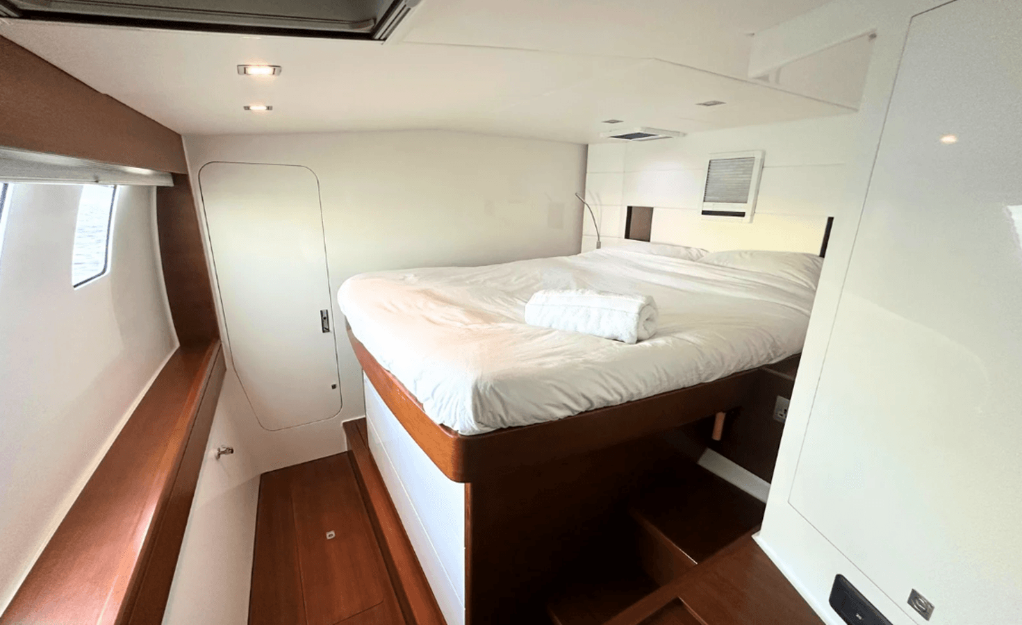 the best price on Helen - GUNBOAT