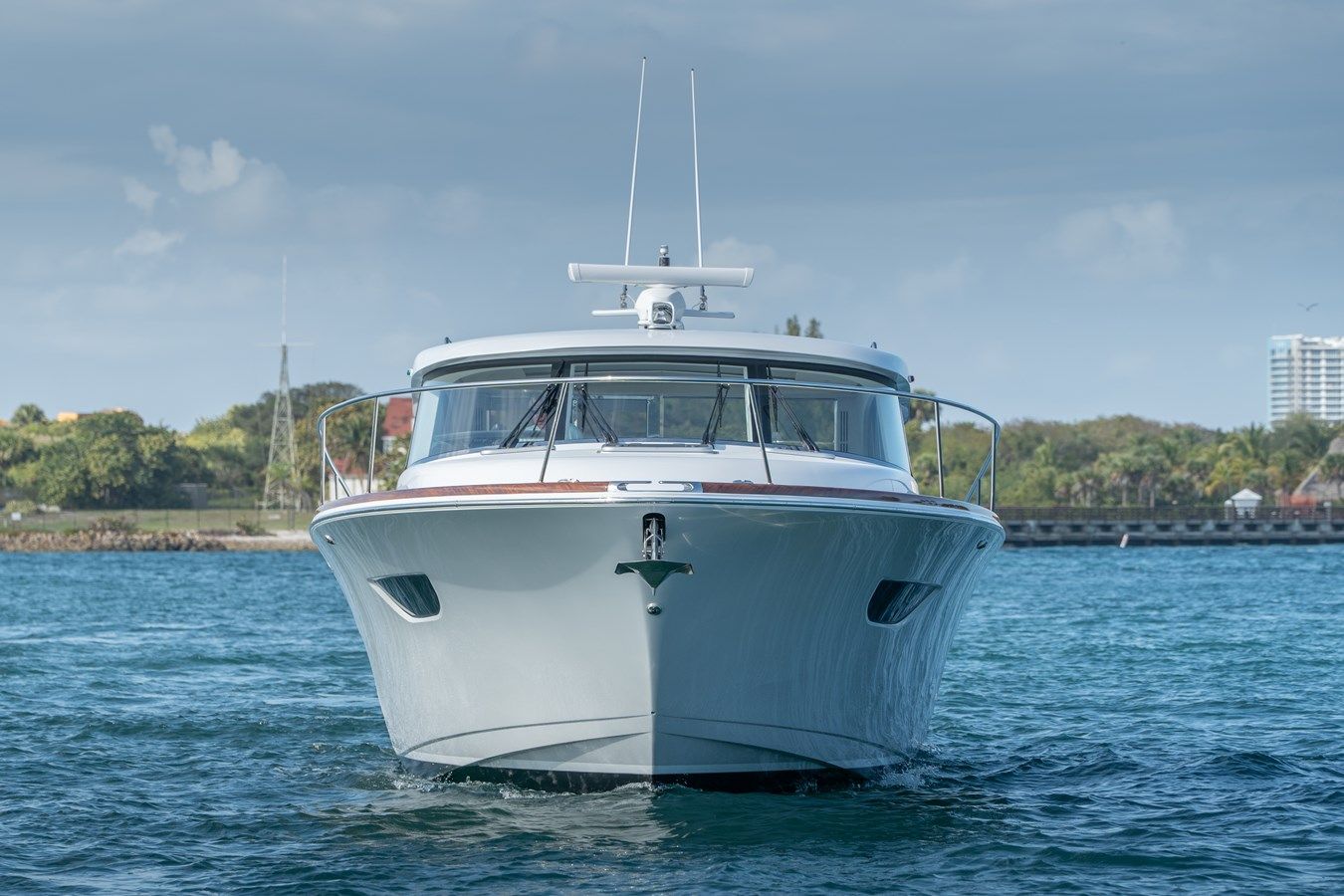 the best price on ECLIPSE 505 Shadow Hull #001 50